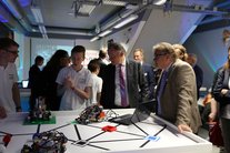 Neues RRZ Hannover in der »Roboterfabrik« Neues RRZ Hannover in der »Roboterfabrik«
